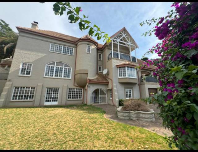 5 BEDROOM HOUSE FOR SALE IN WATERKLOOF